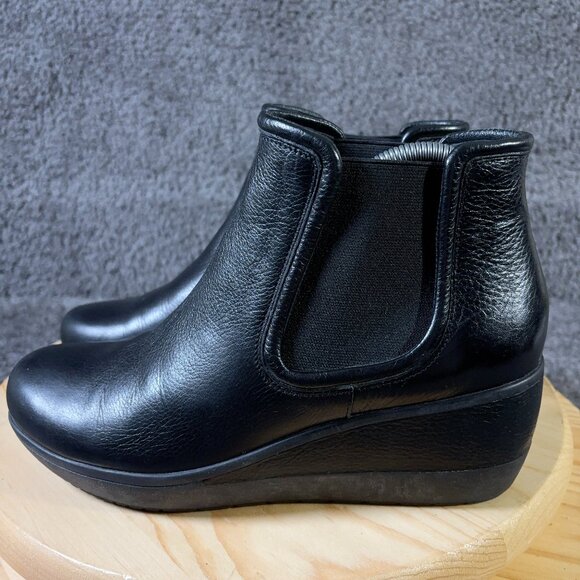 Clarks Ankle Chelsea Boot Wynnmere Mara Wedge Heel Womens Size 9 Leather Chunky - Picture 1 of 9